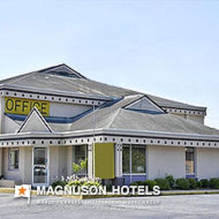 Town And Country Inn Suites Spindale Extérieur photo