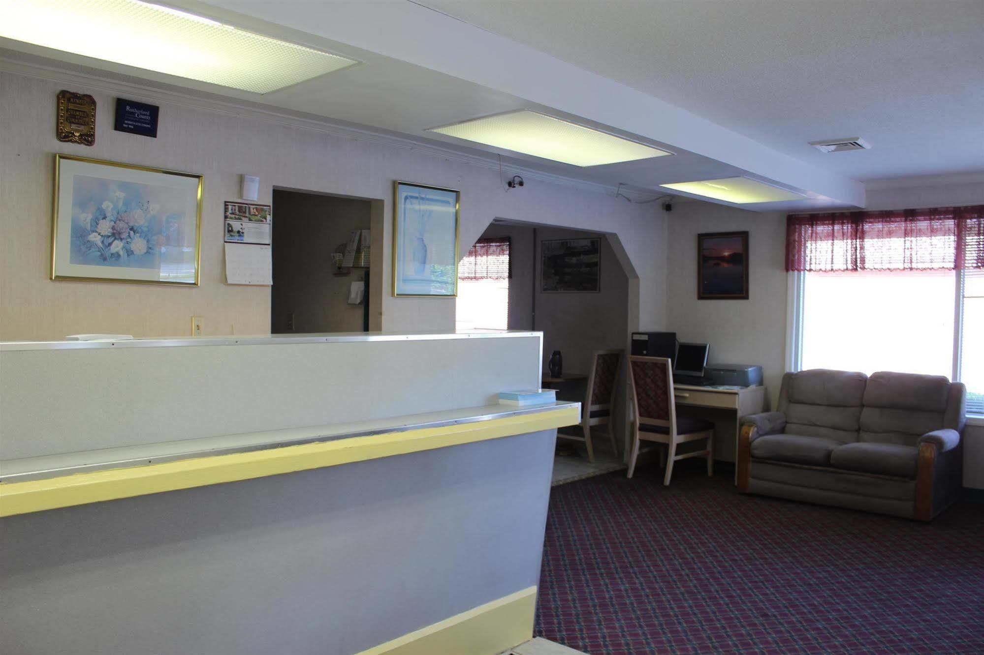 Town And Country Inn Suites Spindale Extérieur photo