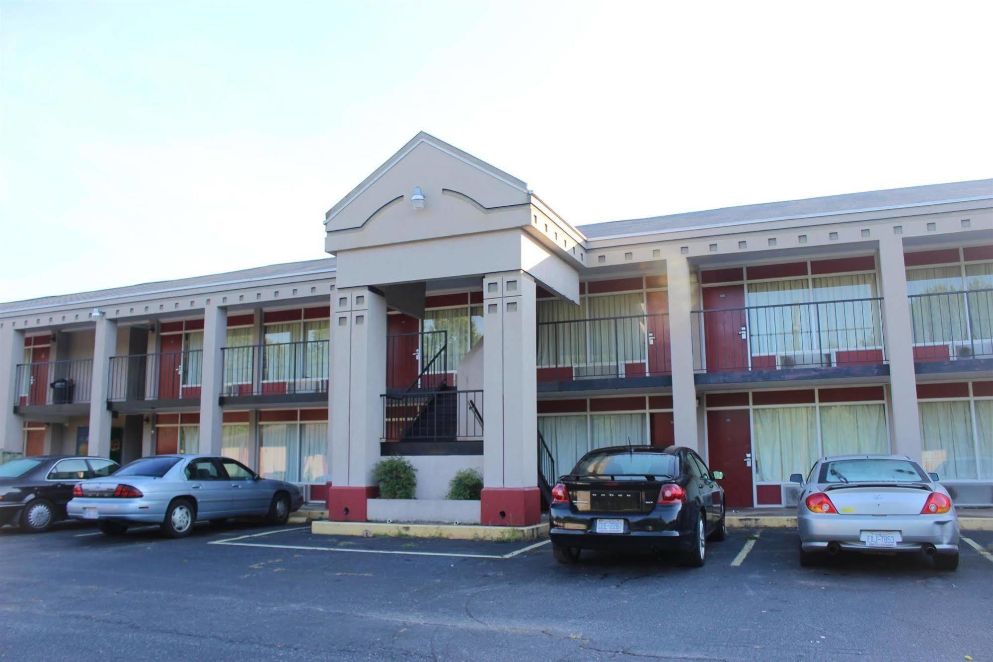 Town And Country Inn Suites Spindale Extérieur photo